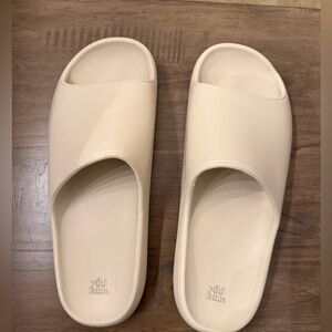 Women’s Wild Fable Beige Slide Sandals